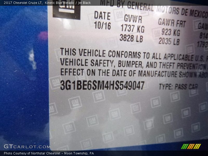 Kinetic Blue Metallic / Jet Black 2017 Chevrolet Cruze LT