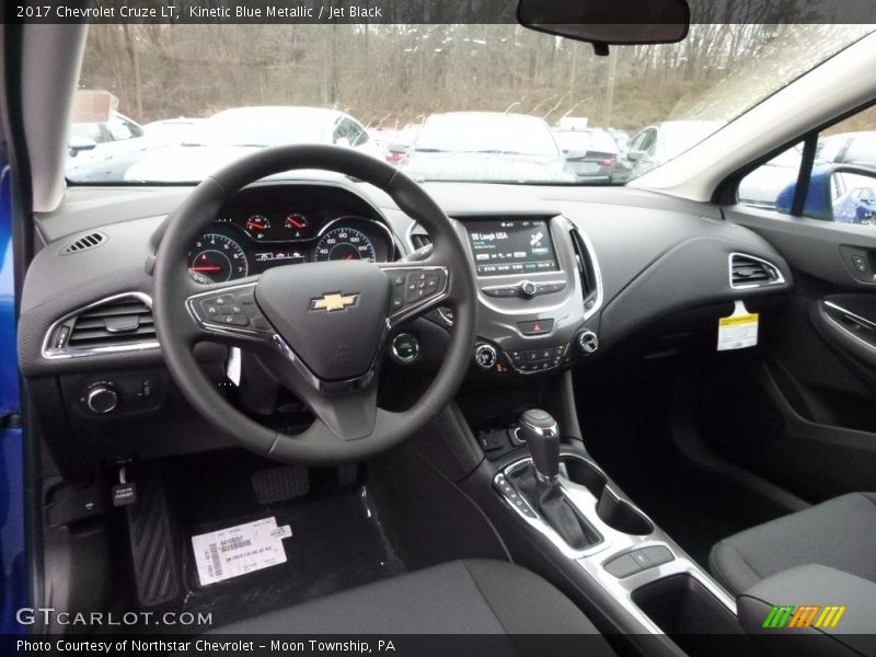 Kinetic Blue Metallic / Jet Black 2017 Chevrolet Cruze LT