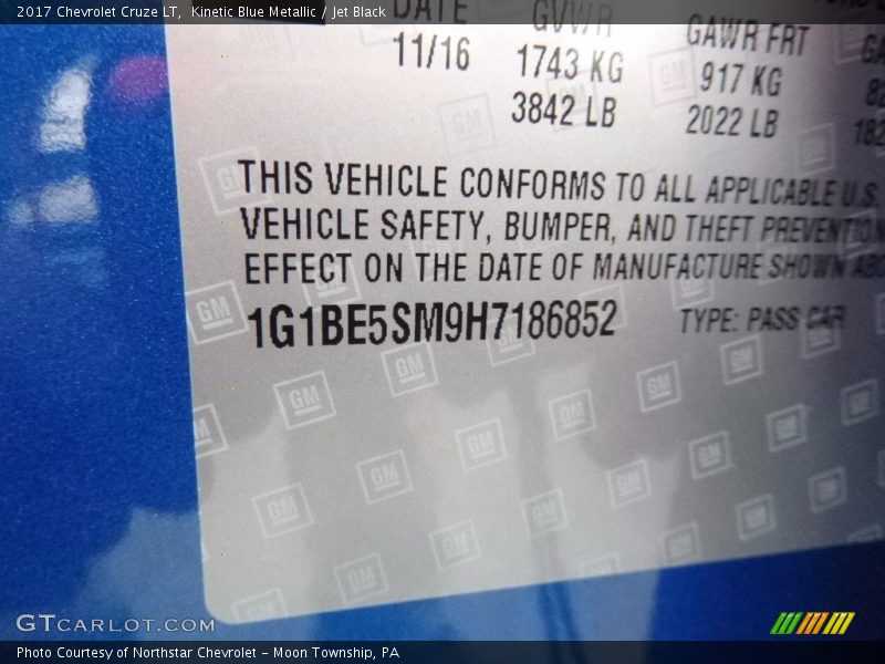 Kinetic Blue Metallic / Jet Black 2017 Chevrolet Cruze LT