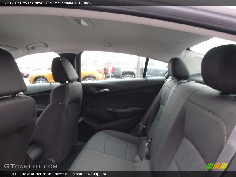 Summit White / Jet Black 2017 Chevrolet Cruze LS