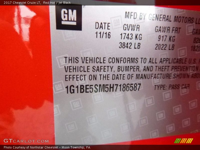 Red Hot / Jet Black 2017 Chevrolet Cruze LT