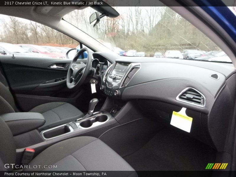 Kinetic Blue Metallic / Jet Black 2017 Chevrolet Cruze LT