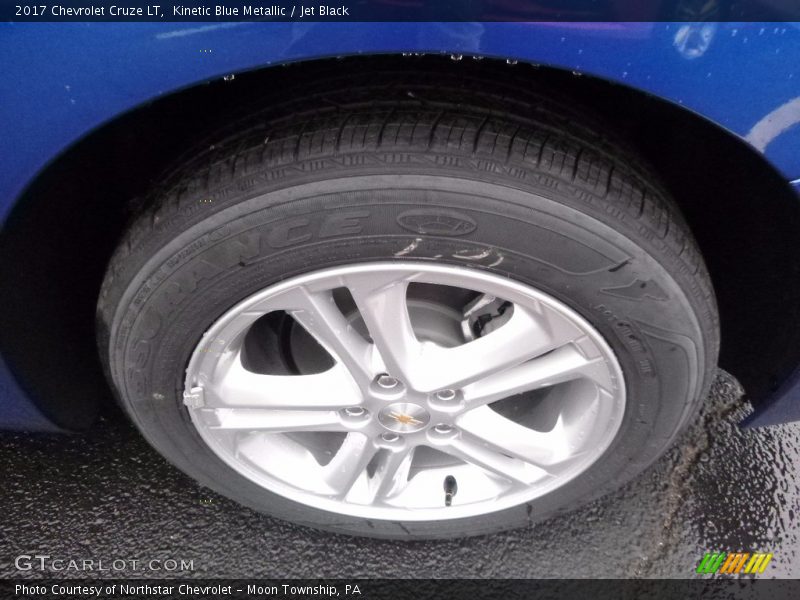 Kinetic Blue Metallic / Jet Black 2017 Chevrolet Cruze LT
