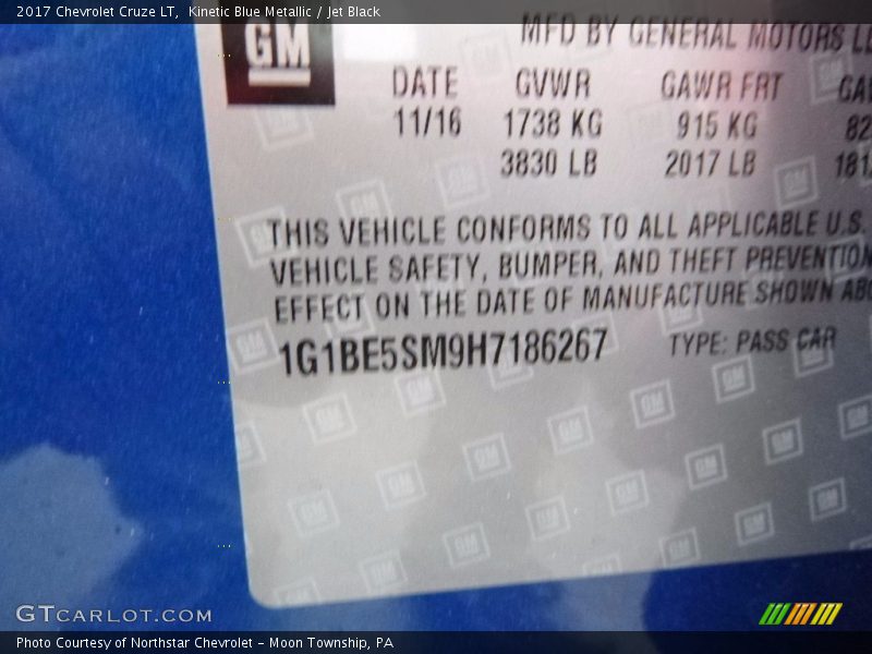 Kinetic Blue Metallic / Jet Black 2017 Chevrolet Cruze LT