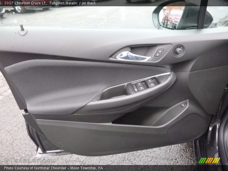 Tungsten Metallic / Jet Black 2017 Chevrolet Cruze LT