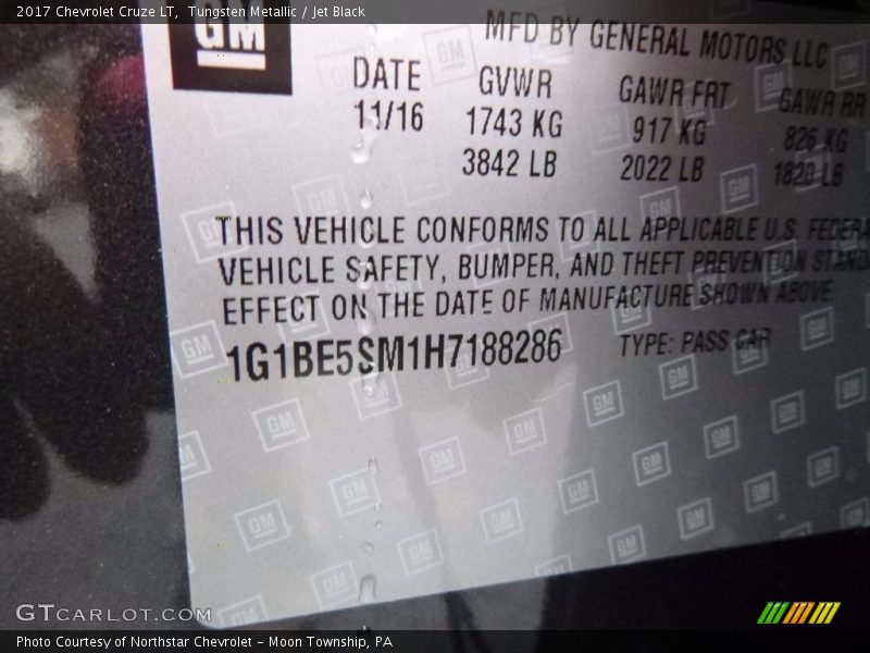 Tungsten Metallic / Jet Black 2017 Chevrolet Cruze LT
