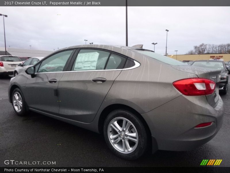 Pepperdust Metallic / Jet Black 2017 Chevrolet Cruze LT