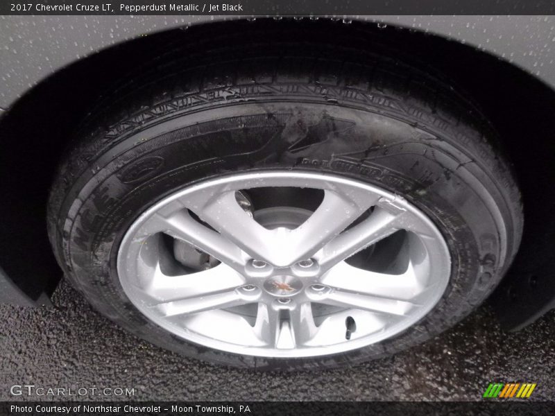 Pepperdust Metallic / Jet Black 2017 Chevrolet Cruze LT