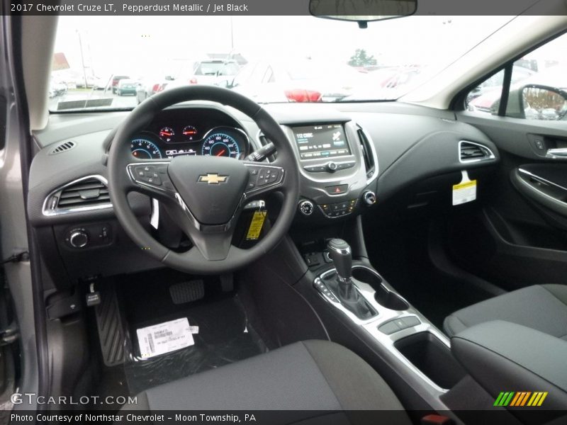 Pepperdust Metallic / Jet Black 2017 Chevrolet Cruze LT
