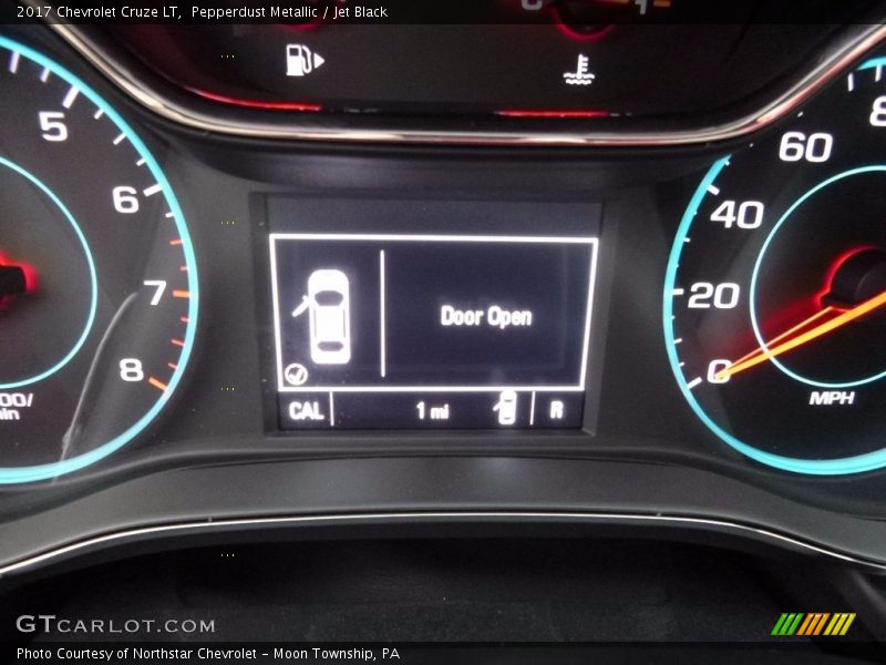 Pepperdust Metallic / Jet Black 2017 Chevrolet Cruze LT