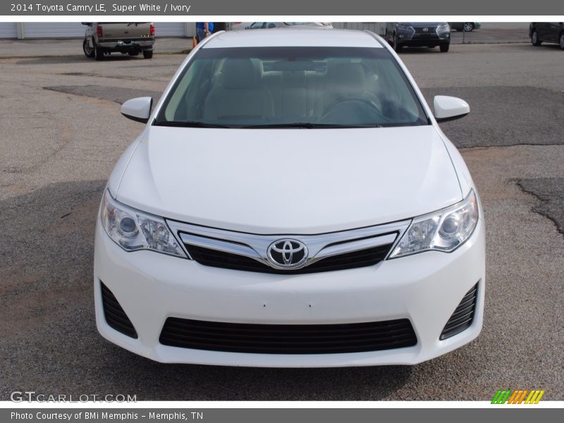 Super White / Ivory 2014 Toyota Camry LE