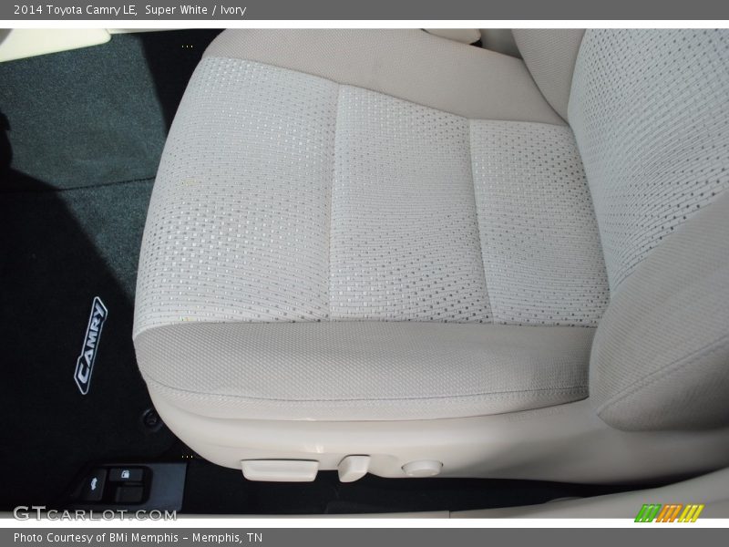 Super White / Ivory 2014 Toyota Camry LE