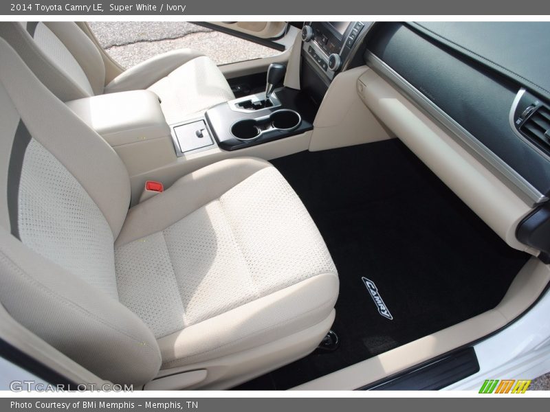 Super White / Ivory 2014 Toyota Camry LE