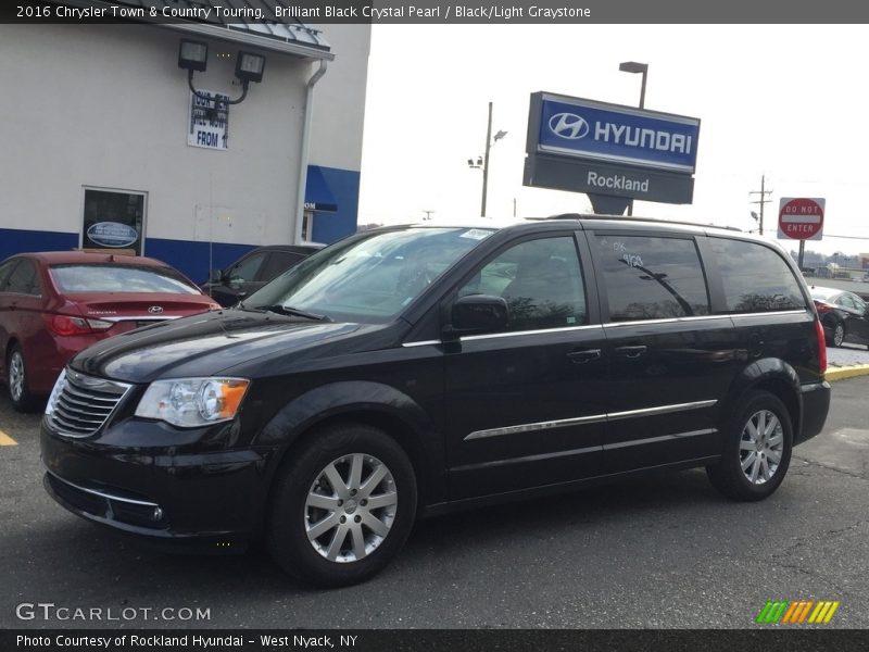 Brilliant Black Crystal Pearl / Black/Light Graystone 2016 Chrysler Town & Country Touring