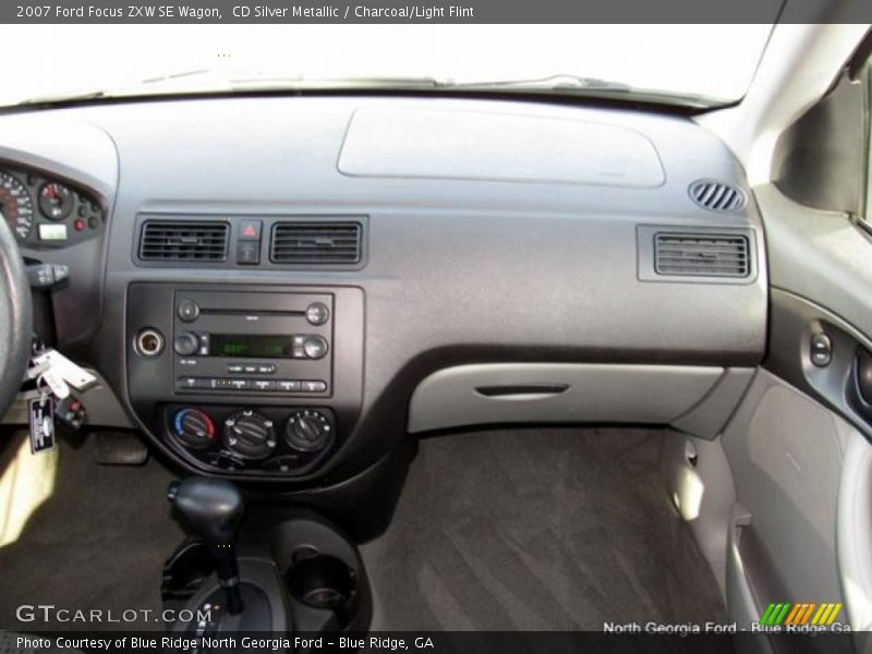 CD Silver Metallic / Charcoal/Light Flint 2007 Ford Focus ZXW SE Wagon