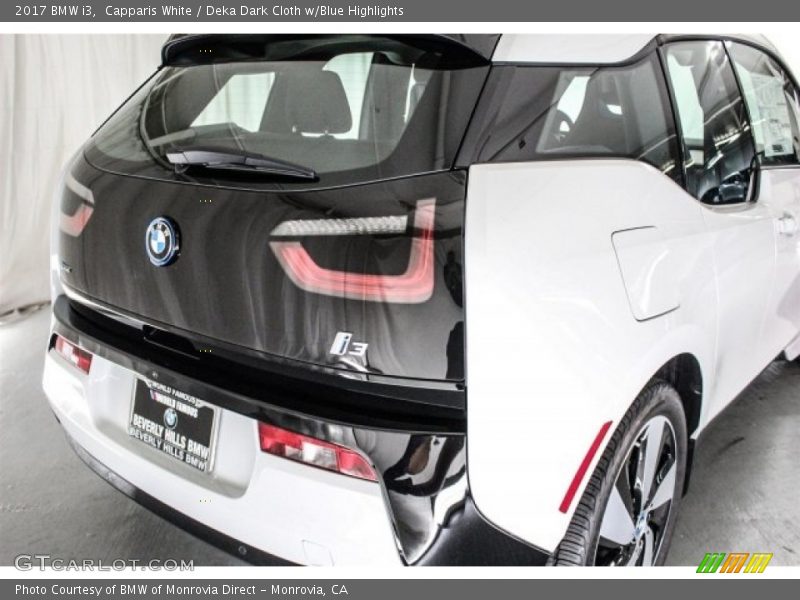 Capparis White / Deka Dark Cloth w/Blue Highlights 2017 BMW i3