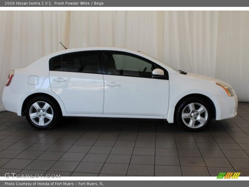 Fresh Powder White / Beige 2009 Nissan Sentra 2.0 S