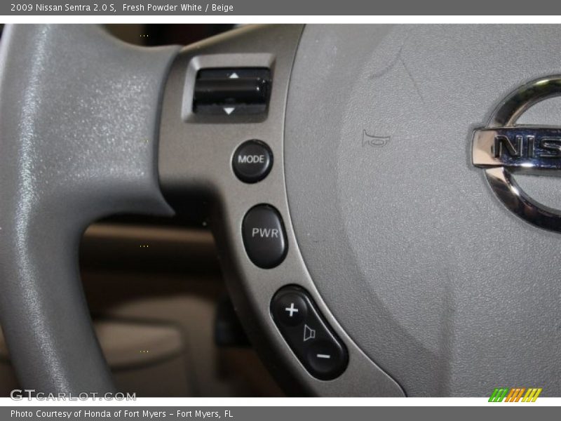 Fresh Powder White / Beige 2009 Nissan Sentra 2.0 S