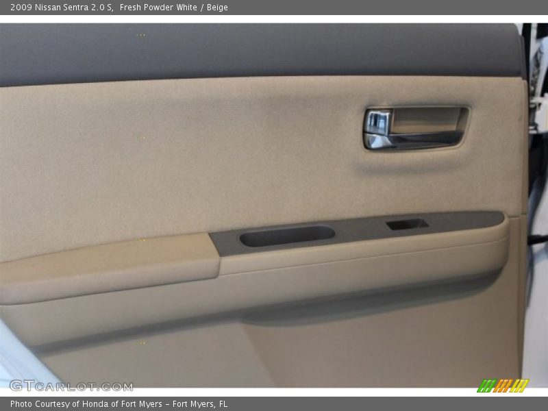 Fresh Powder White / Beige 2009 Nissan Sentra 2.0 S