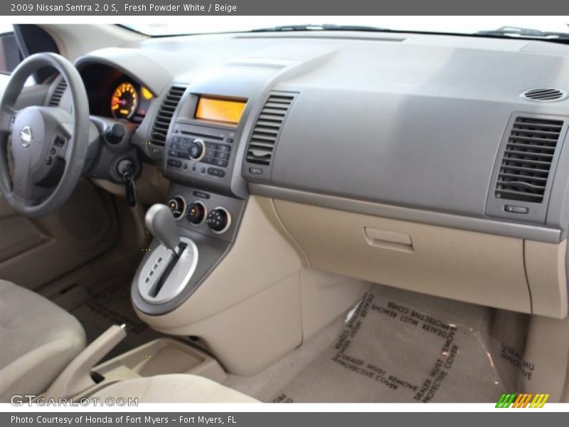 Fresh Powder White / Beige 2009 Nissan Sentra 2.0 S