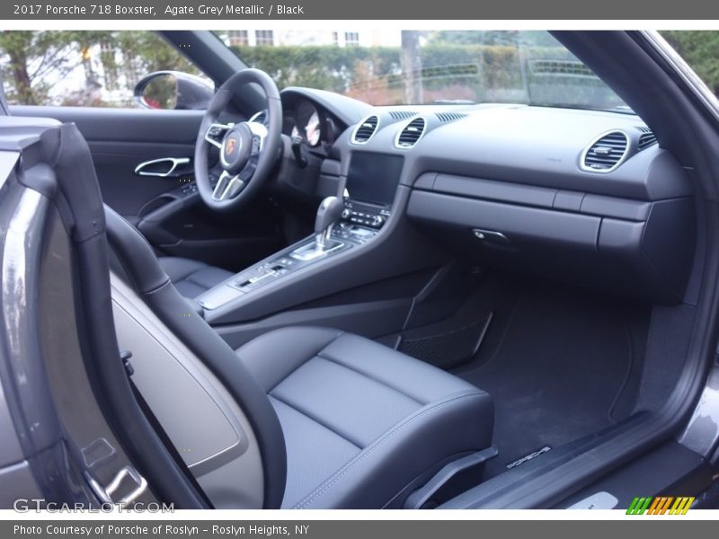 Dashboard of 2017 718 Boxster 