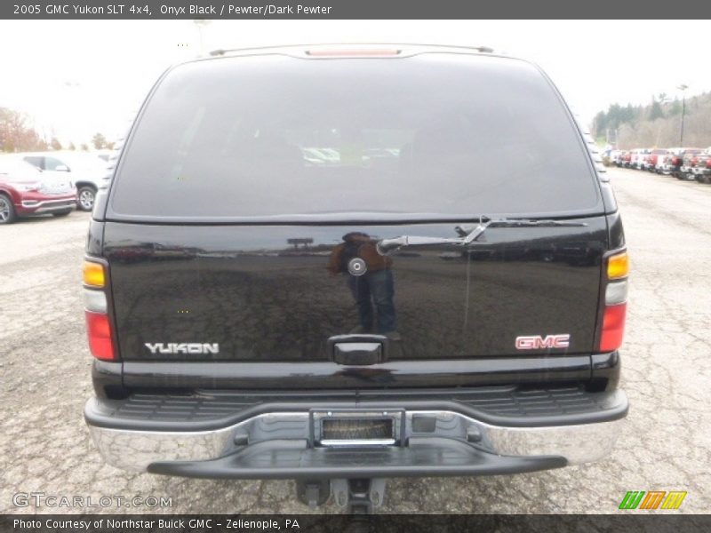 Onyx Black / Pewter/Dark Pewter 2005 GMC Yukon SLT 4x4