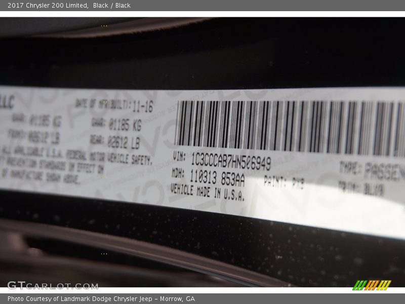 Black / Black 2017 Chrysler 200 Limited