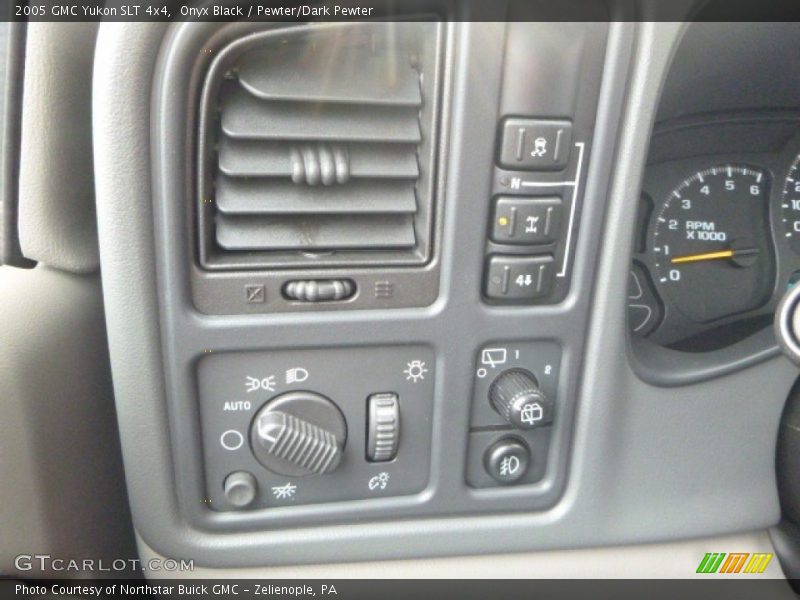 Onyx Black / Pewter/Dark Pewter 2005 GMC Yukon SLT 4x4