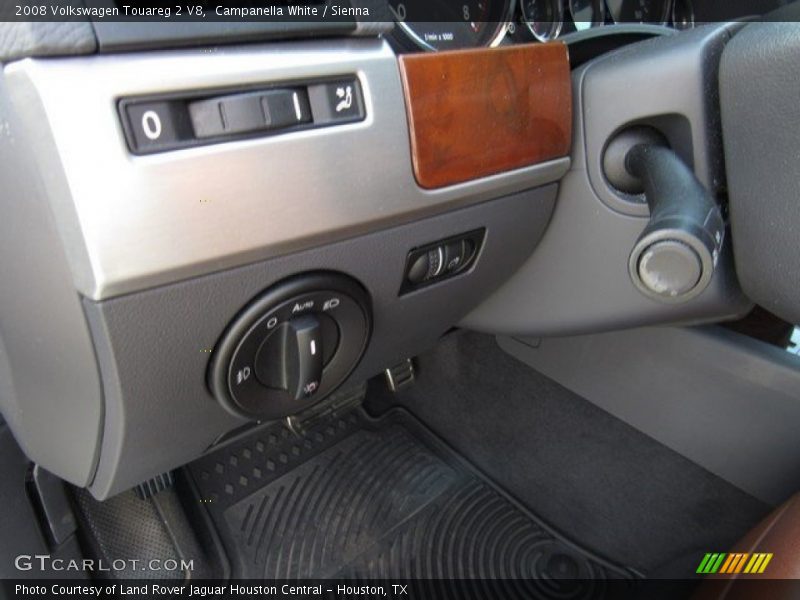 Campanella White / Sienna 2008 Volkswagen Touareg 2 V8
