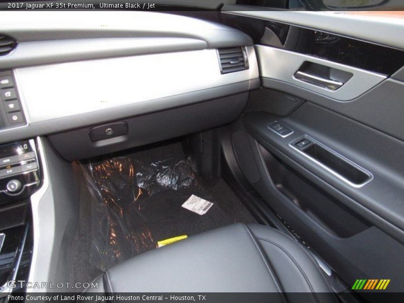 Ultimate Black / Jet 2017 Jaguar XF 35t Premium