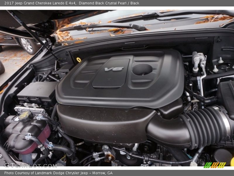 Diamond Black Crystal Pearl / Black 2017 Jeep Grand Cherokee Laredo E 4x4