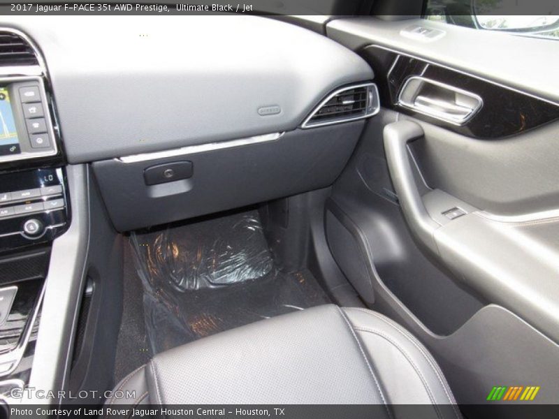 Ultimate Black / Jet 2017 Jaguar F-PACE 35t AWD Prestige