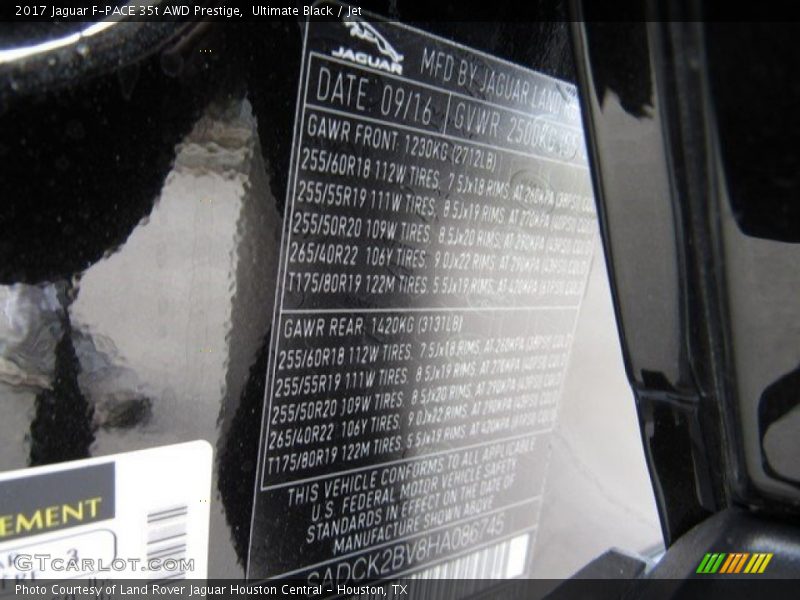 Ultimate Black / Jet 2017 Jaguar F-PACE 35t AWD Prestige