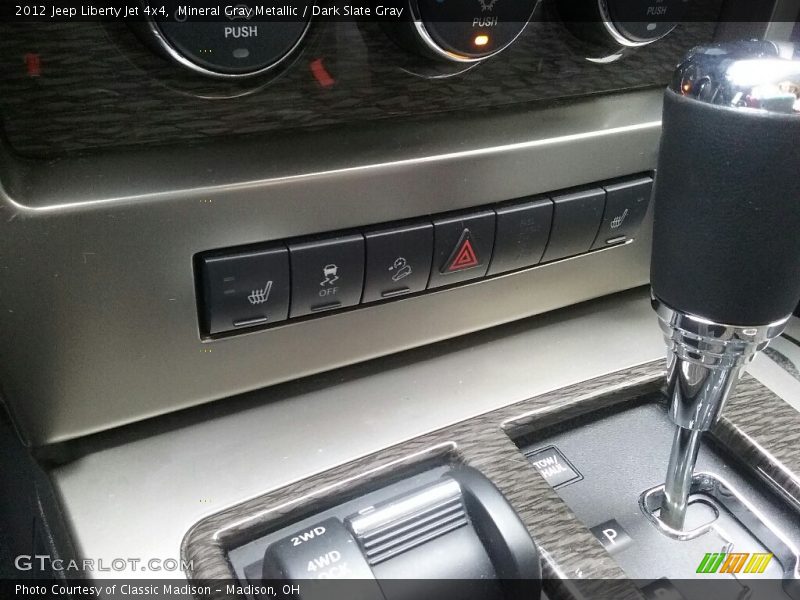 Mineral Gray Metallic / Dark Slate Gray 2012 Jeep Liberty Jet 4x4