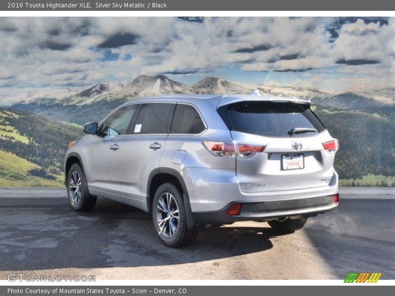 Silver Sky Metallic / Black 2016 Toyota Highlander XLE