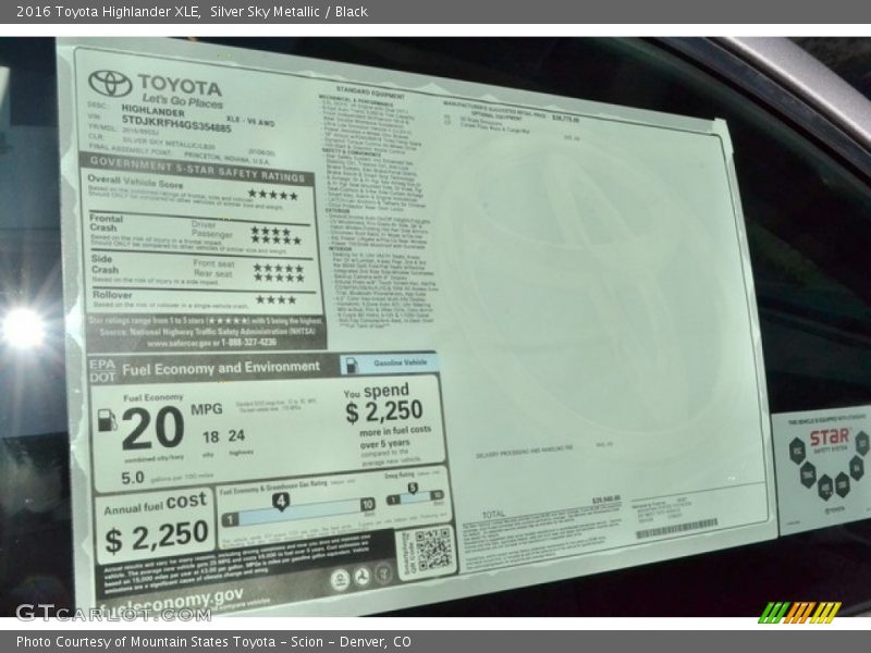 Silver Sky Metallic / Black 2016 Toyota Highlander XLE