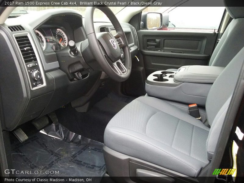 Brilliant Black Crystal Pearl / Black/Diesel Gray 2017 Ram 1500 Express Crew Cab 4x4