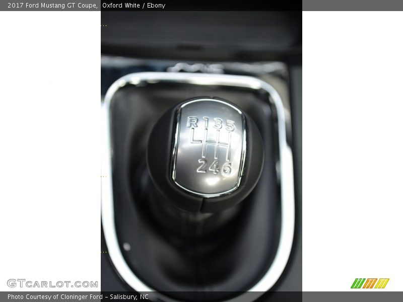 Oxford White / Ebony 2017 Ford Mustang GT Coupe