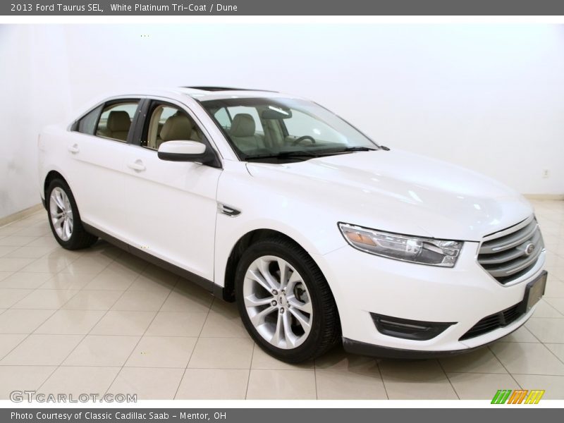 White Platinum Tri-Coat / Dune 2013 Ford Taurus SEL