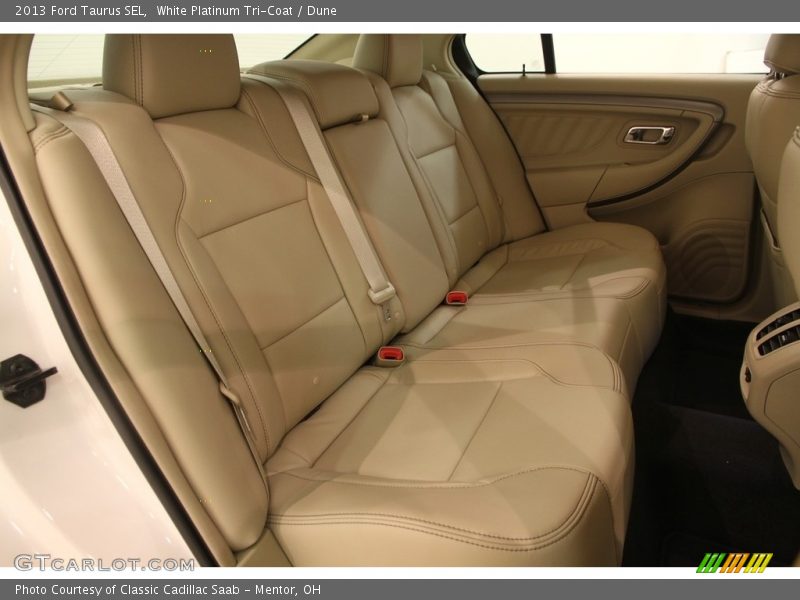 White Platinum Tri-Coat / Dune 2013 Ford Taurus SEL