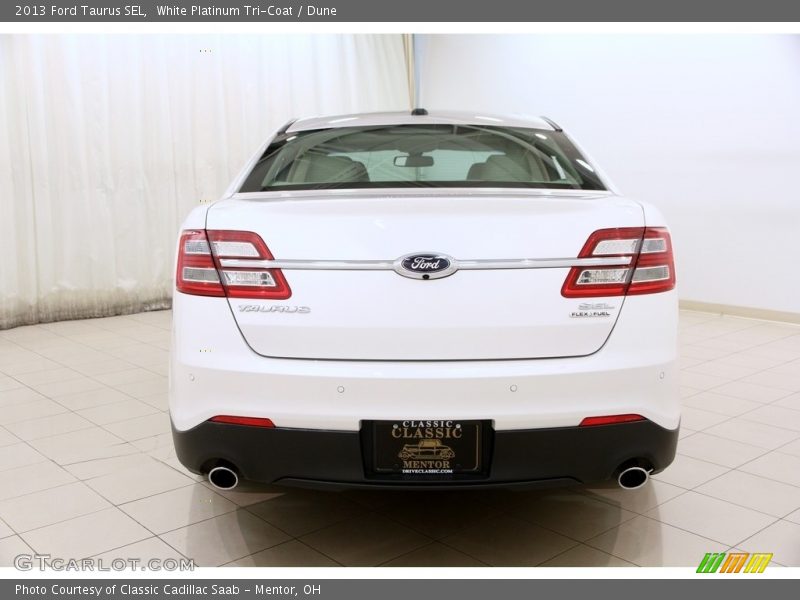 White Platinum Tri-Coat / Dune 2013 Ford Taurus SEL