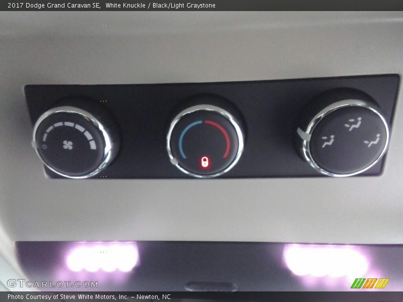 White Knuckle / Black/Light Graystone 2017 Dodge Grand Caravan SE