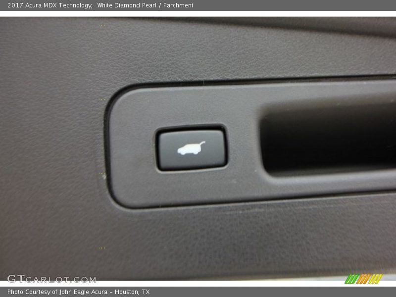 White Diamond Pearl / Parchment 2017 Acura MDX Technology