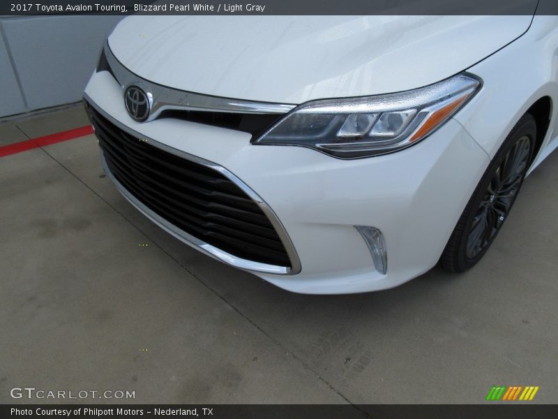 Blizzard Pearl White / Light Gray 2017 Toyota Avalon Touring