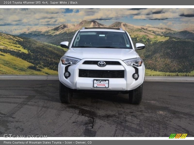 Super White / Black 2016 Toyota 4Runner SR5 4x4