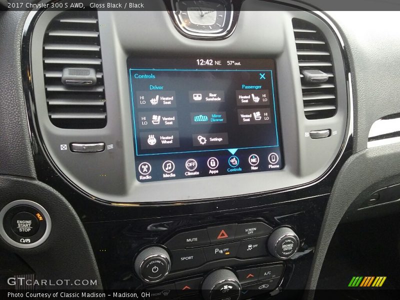 Gloss Black / Black 2017 Chrysler 300 S AWD