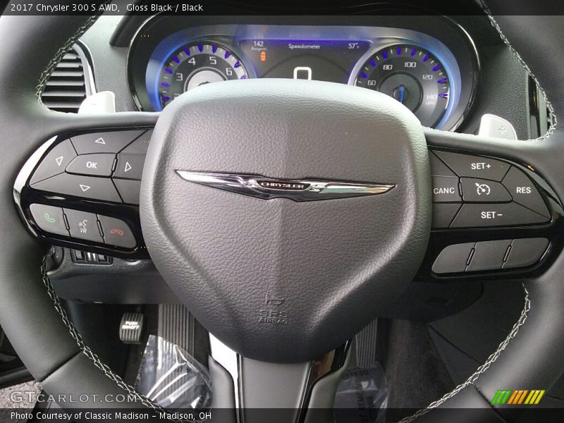Gloss Black / Black 2017 Chrysler 300 S AWD