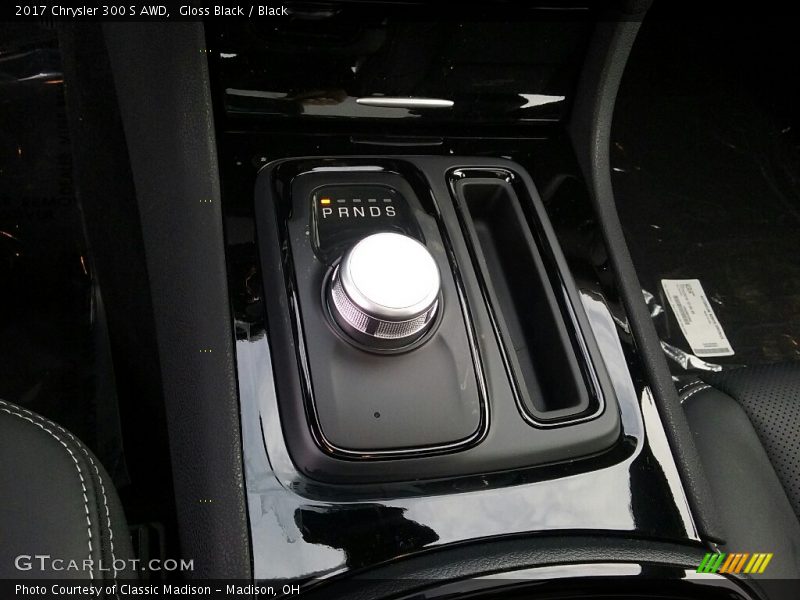 Gloss Black / Black 2017 Chrysler 300 S AWD