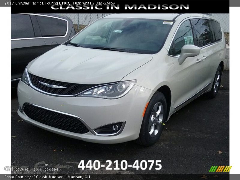 Tusk White / Black/Alloy 2017 Chrysler Pacifica Touring L Plus