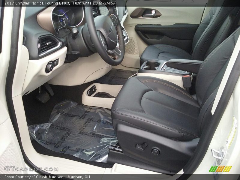 Tusk White / Black/Alloy 2017 Chrysler Pacifica Touring L Plus